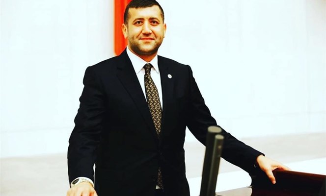 BAKİ ERSOY MHP'DEN İSTİFA ETTİ BAKİ ERSOY MHP'DEN İSTİFA ETTİ